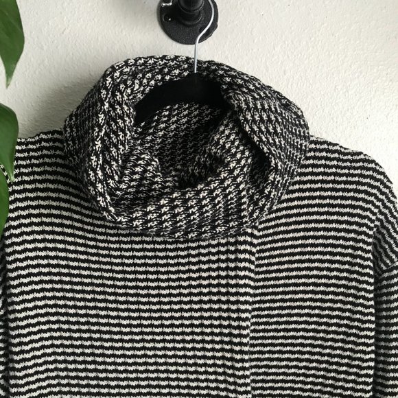 CAbi #3167 Fergie Draped Turtleneck Black White Chuky Knit Sweater - Picture 2 of 9